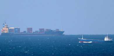 Report: Gulf states could go hungry if Strait of Hormuz blocked