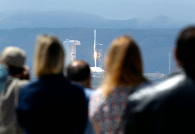 U.S. permits DigitalGlobe to sell high-res military satellite images