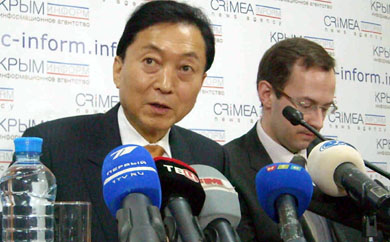 Former Japan PM visits Crimea, endorses Russia’s annexation