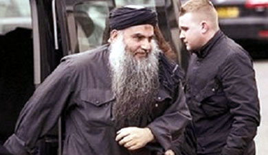 ISIL advances on the ground, loses top leader to U.S.-led air strikes