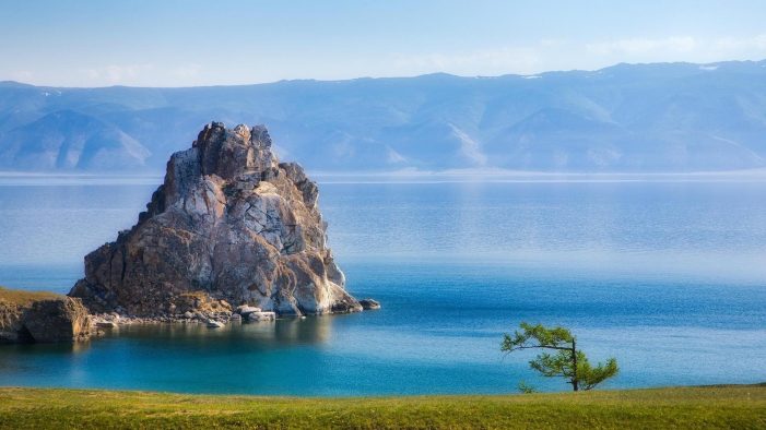 Russians by the tens of thousands block Chinese water extraction from Lake Baikal