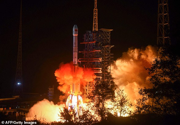 Moon Race II: China vs the USA